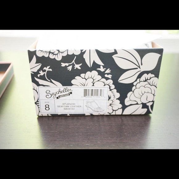 Green Leather Sandals - Picture 4 of 5